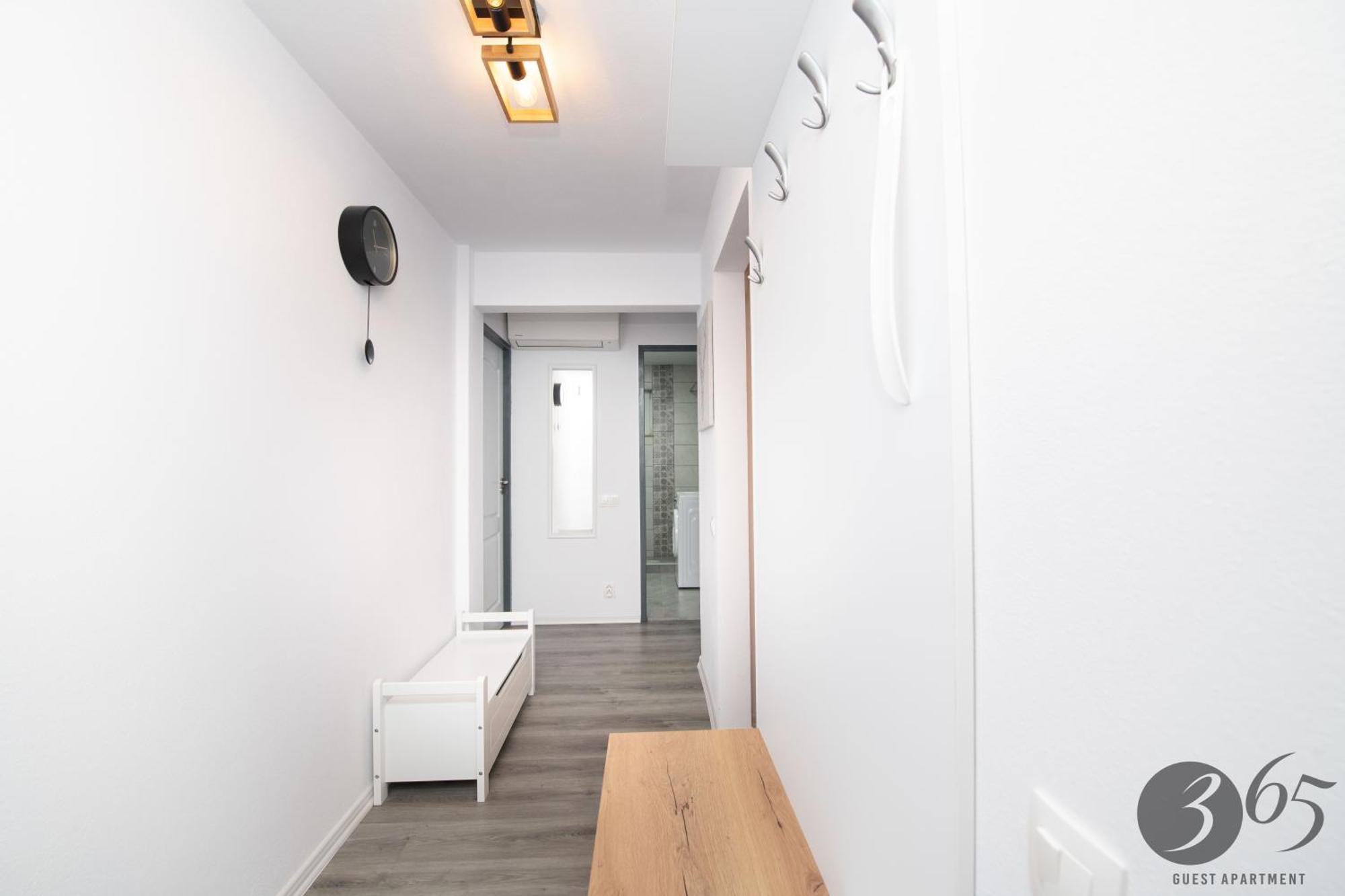 365 Guest Apartment Hunedoara Exterior photo